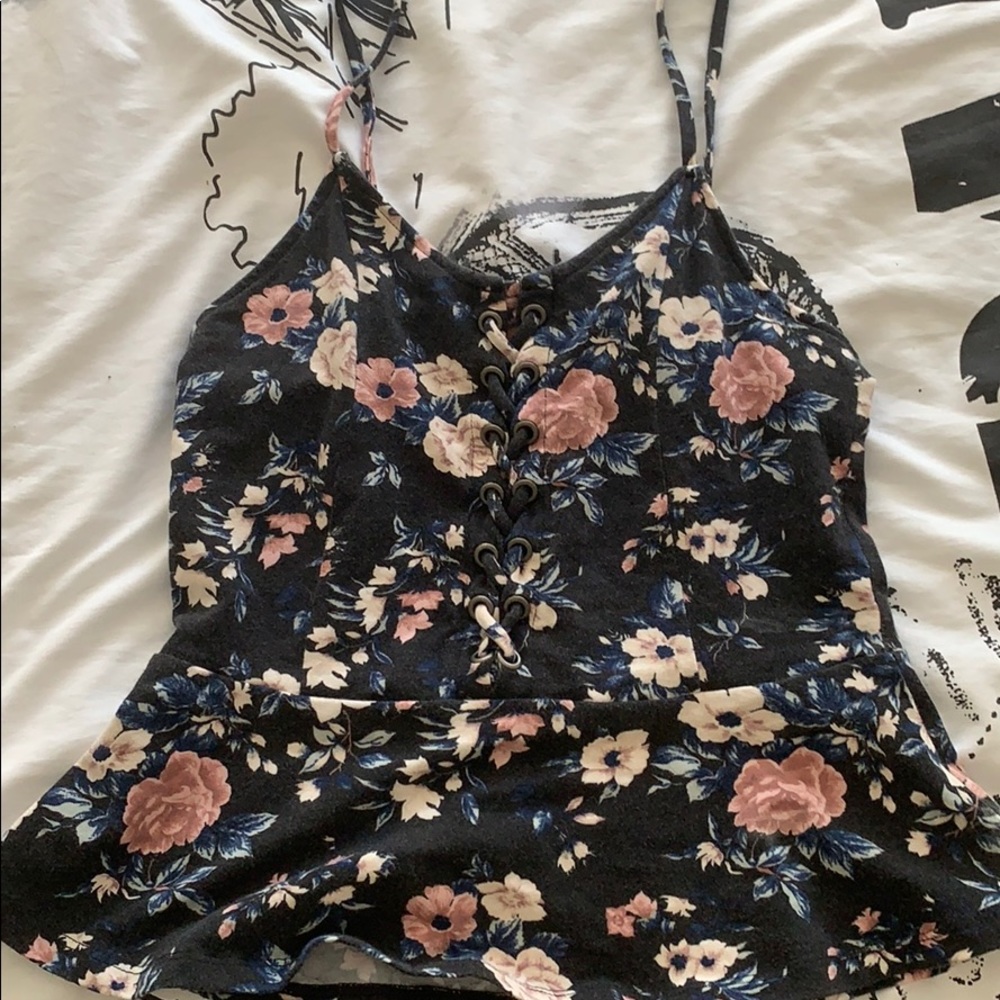 AE floral shirt 🌸🌸